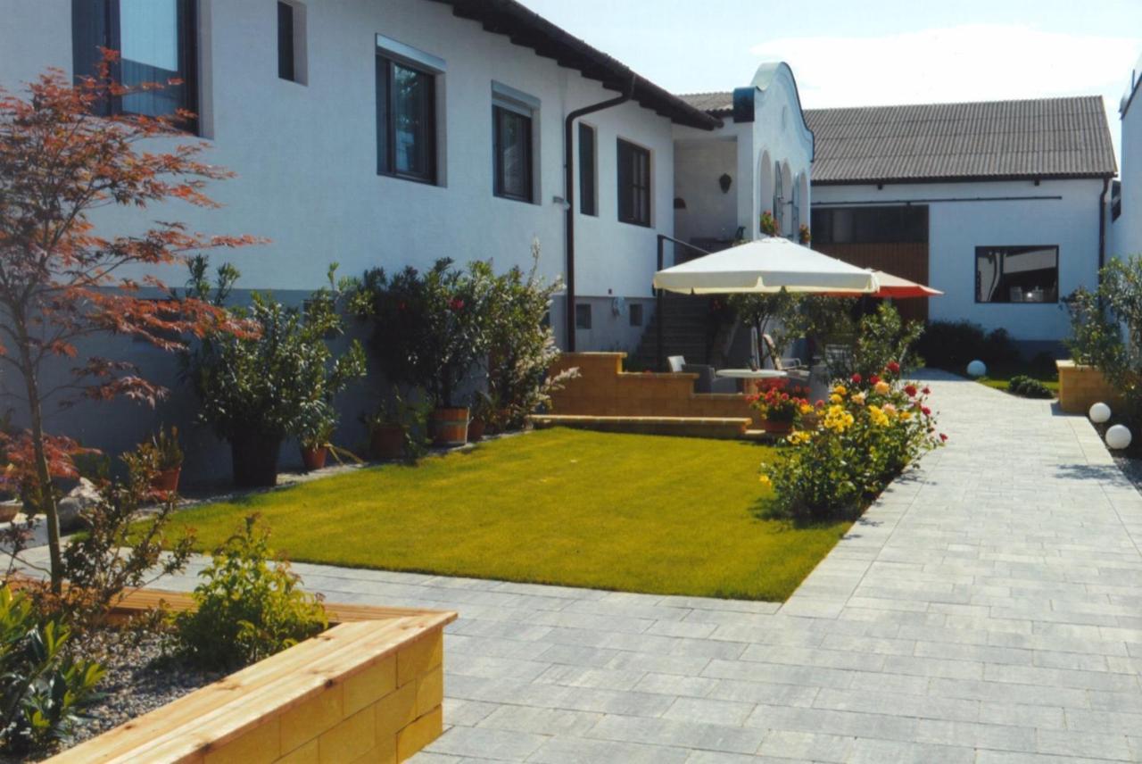 Winzerhof Michael Gartner Bed & Breakfast Illmitz Ngoại thất bức ảnh